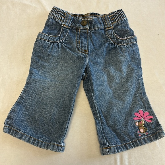 Gymboree - Vintage White Long Sleeve Onesie and Blue Jeans with embroidery Set - Picture 4 of 6